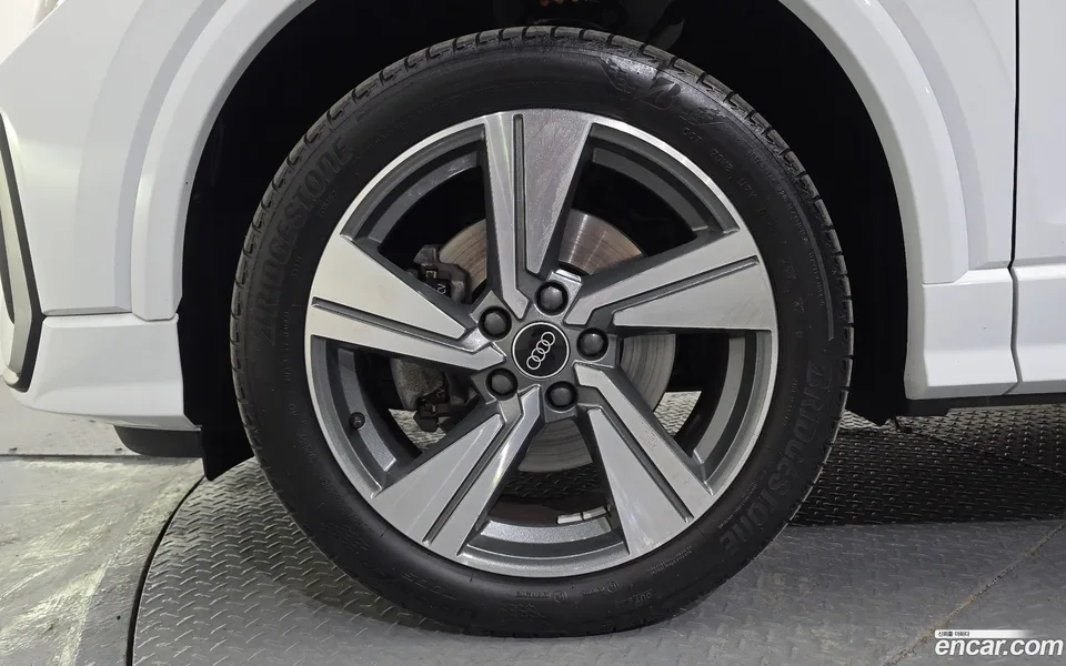 Audi Q2 35 TDI 2023 — миниатюра 5
