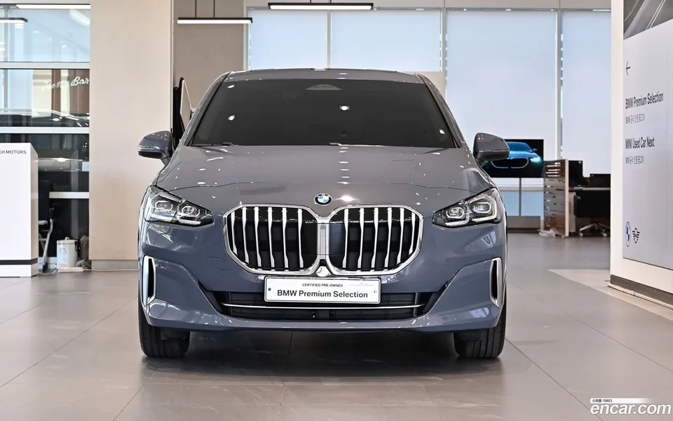 BMW 2 Series Active Tourer 220i 2024 — миниатюра 2
