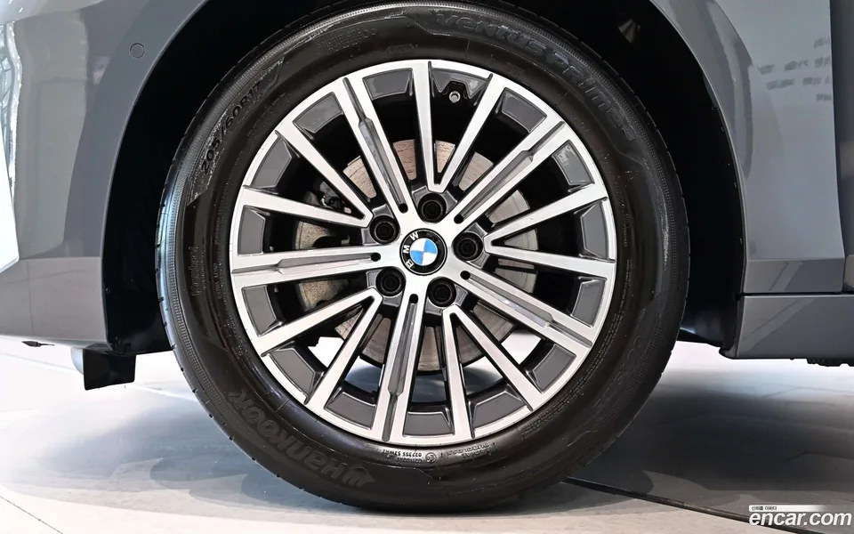 BMW 2 Series Active Tourer 220i 2024 — миниатюра 5