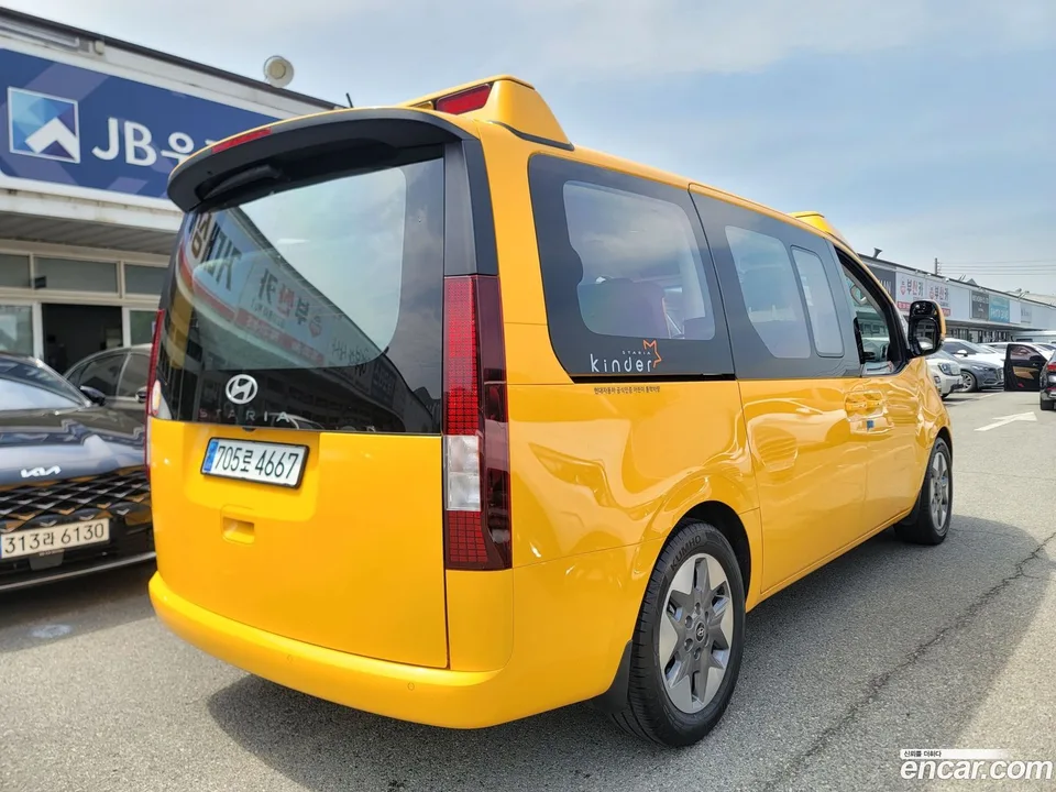 Hyundai Staria L3.5 2025 — миниатюра 4