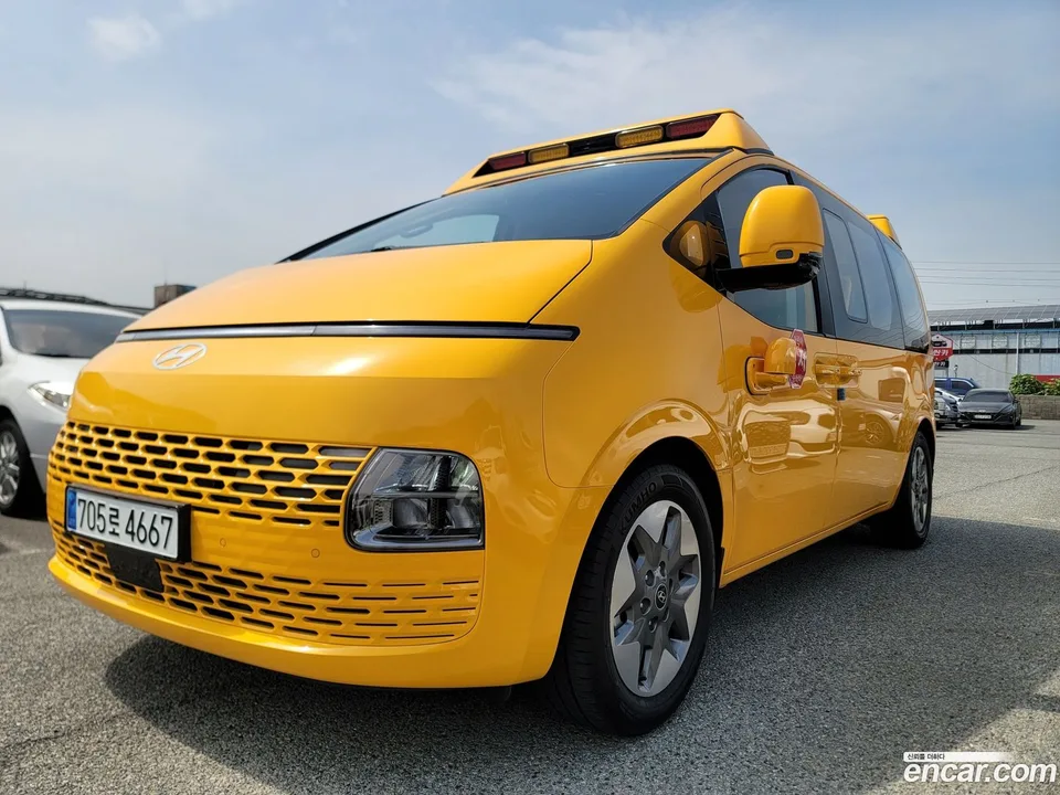 Hyundai Staria L3.5 2025 — фото 1, купить с доставкой в Москву