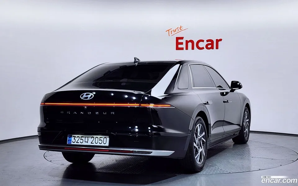 Hyundai Grandeur 2.5 2WD 2023 — миниатюра 2