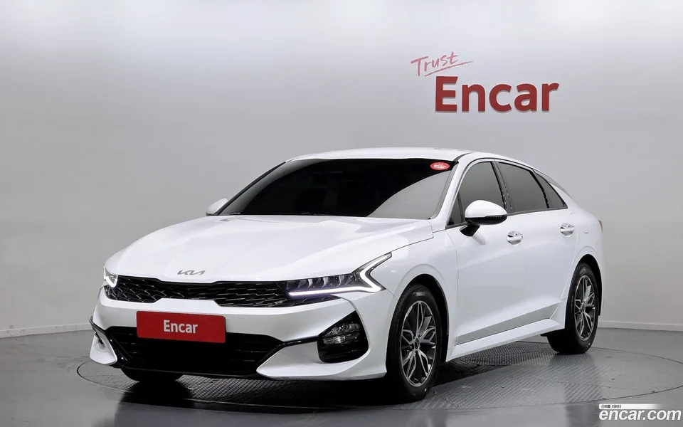 Kia K5 2.0 2023 — фото 1, купить с доставкой в Москву