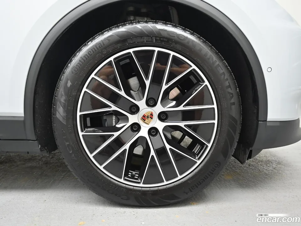 Porsche Macan Electric 4 2025 — миниатюра 5