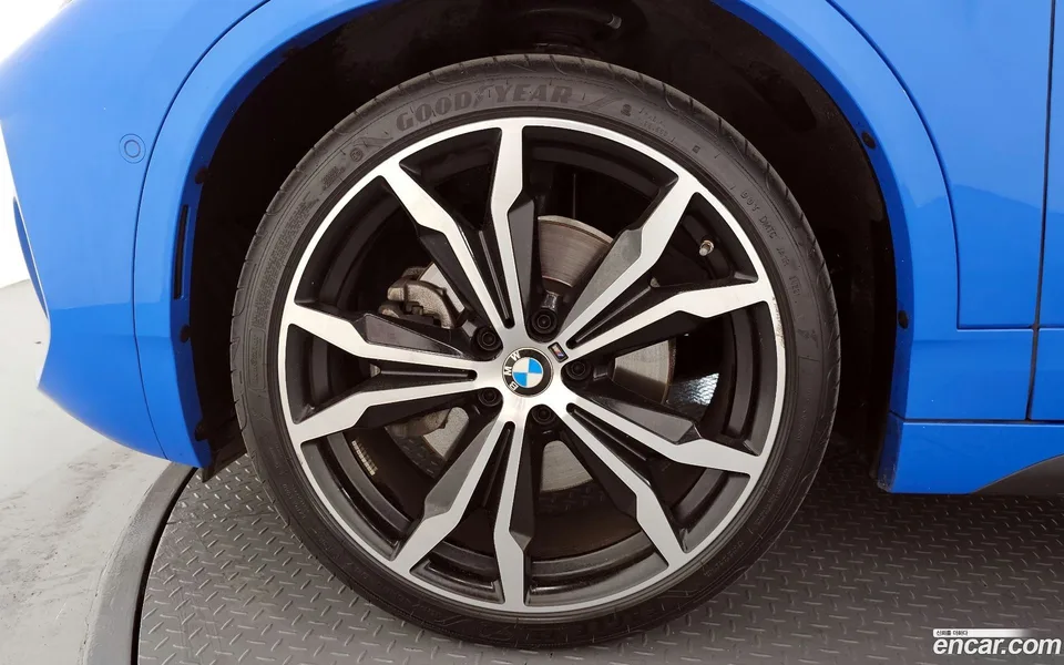 BMW X2 xDrive20i M 2022 — миниатюра 5
