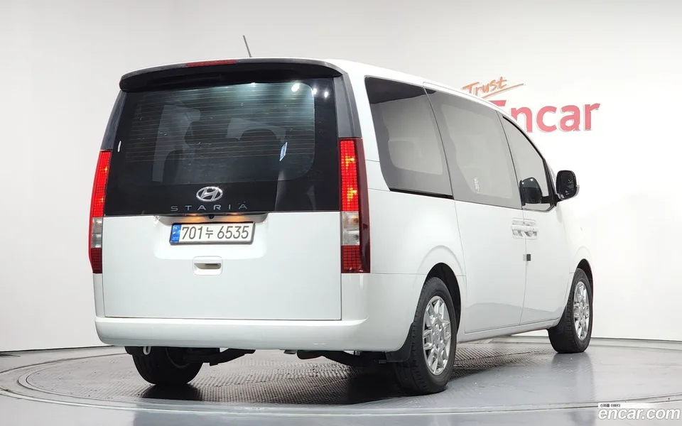 Hyundai Staria 11 2022 — миниатюра 2