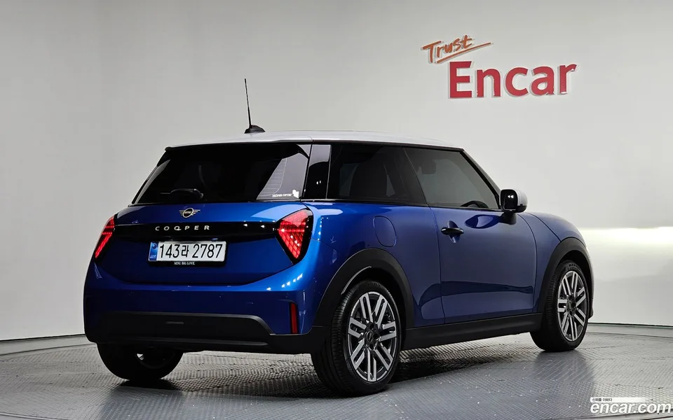 MINI Cooper C 2025 — миниатюра 2