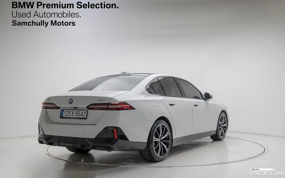BMW 5 Series 530i xDrive M 2024 — миниатюра 4