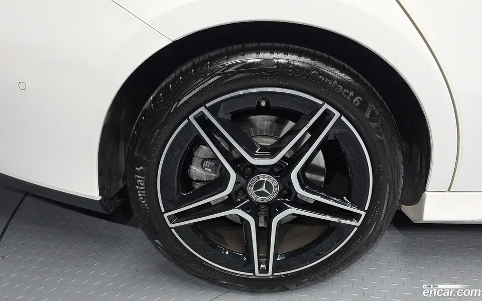 Mercedes-Benz CLA-Class CLA250 4MATIC 2023 — миниатюра 5