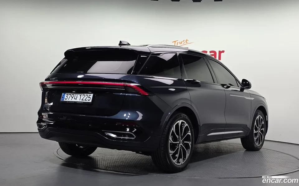 Lincoln Nautilus 2.0 AWD 2024 — миниатюра 2