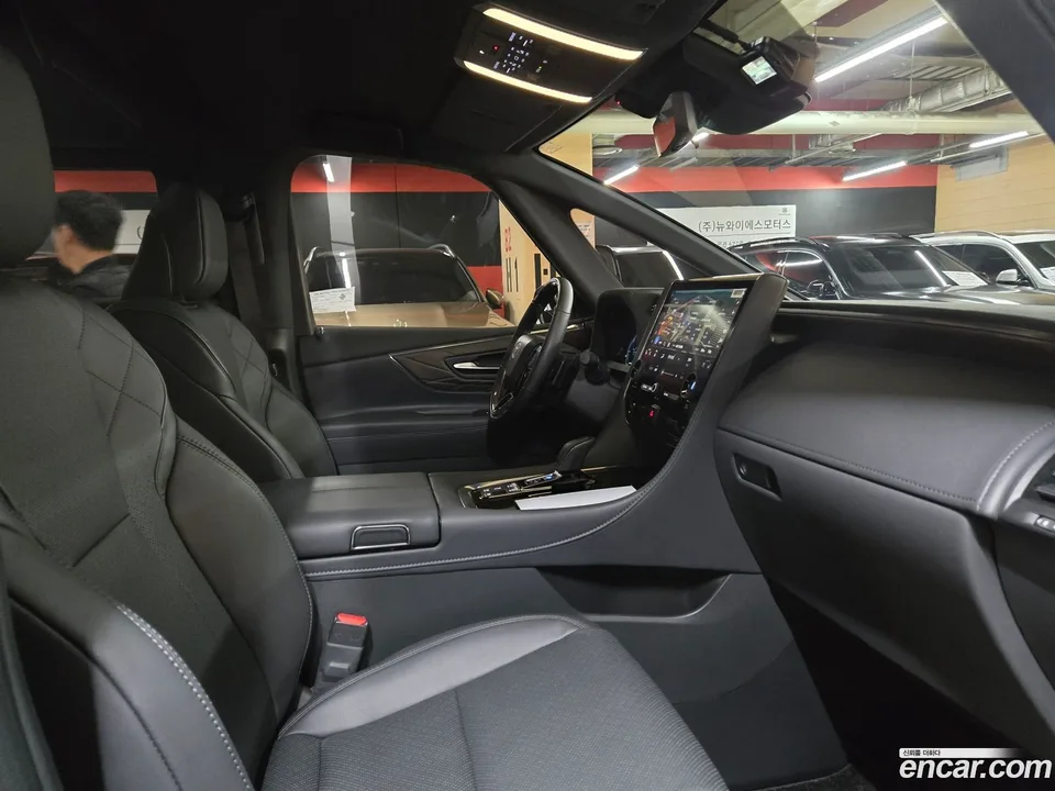 Toyota Alphard 2.5 HEV AWD 2025 — миниатюра 4