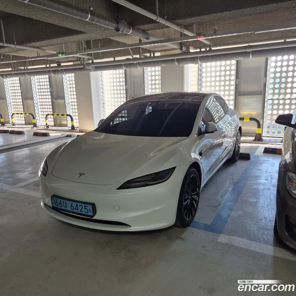 Tesla Model 3 AWD 2025 — миниатюра 2