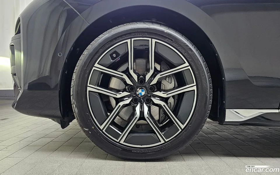 BMW 7 Series 740i xDrive M 2025 — миниатюра 5