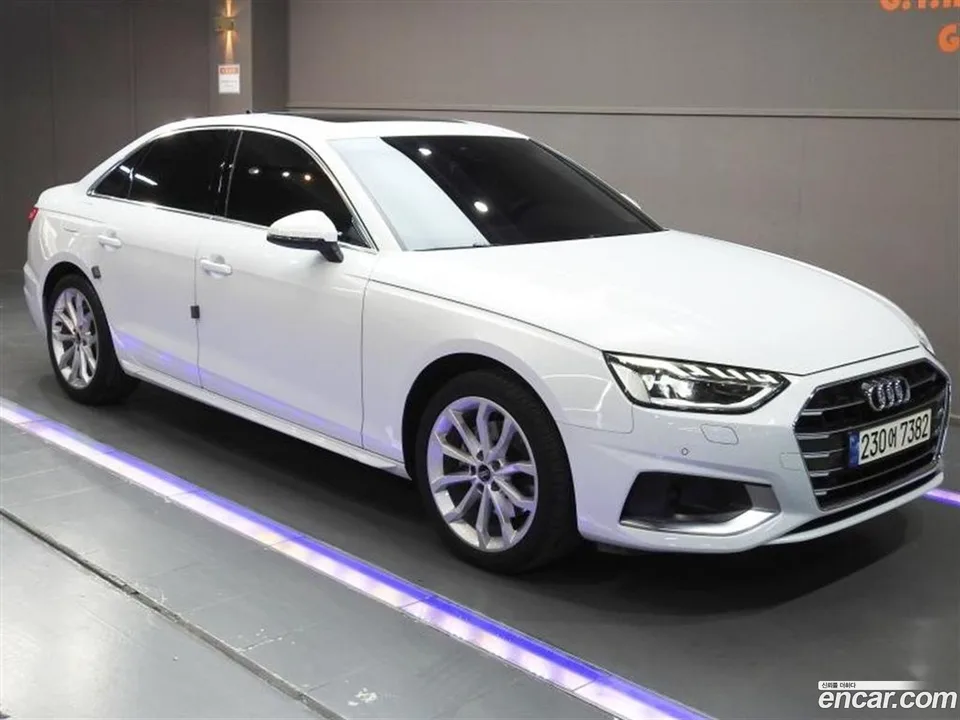 Audi A4 40 TFSI 2023 — фото 1, купить с доставкой в Москву