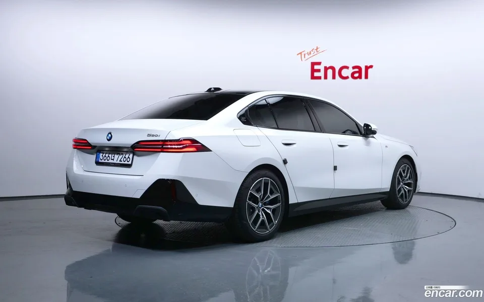BMW 5 Series 520i M 2025 — миниатюра 2