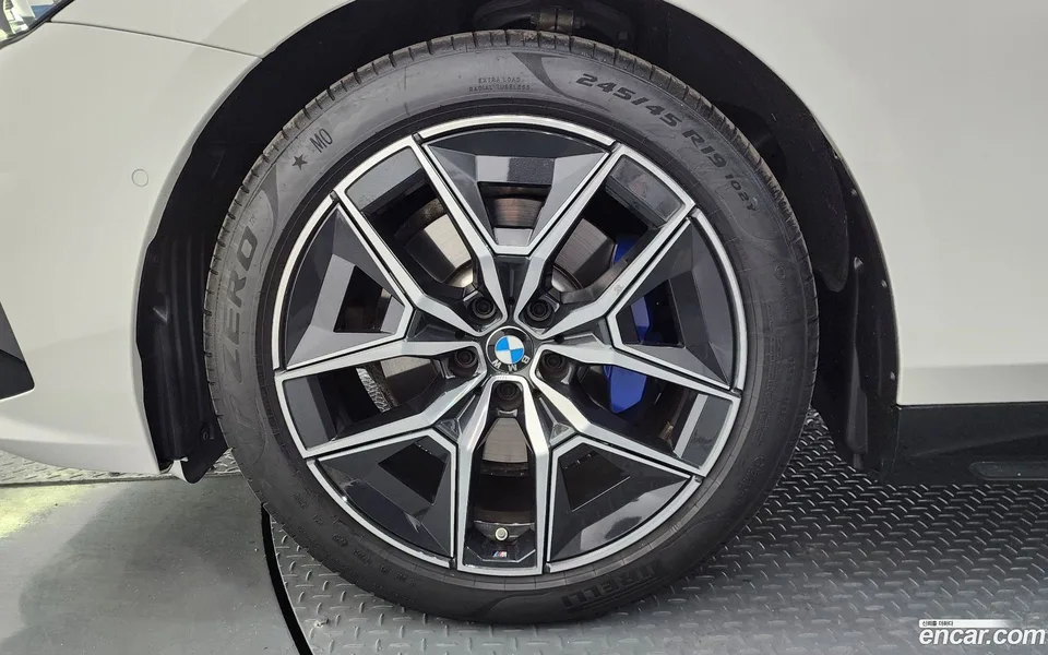 BMW 5 Series 520i M 2025 — миниатюра 5