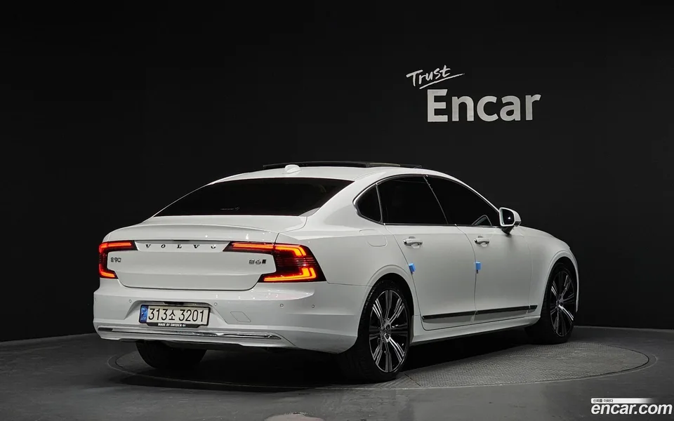 Volvo S90 B6 AWD 2022 — миниатюра 2