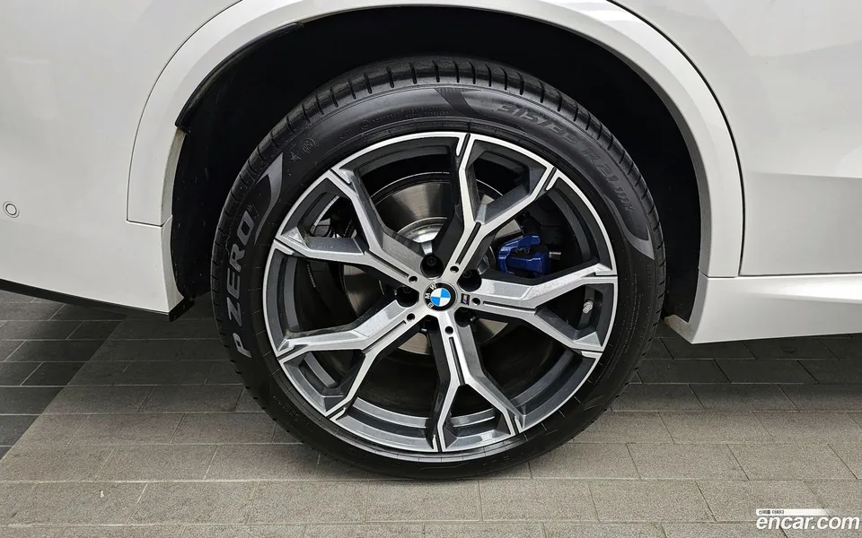 BMW X5 xDrive 40i M 2025 — миниатюра 5
