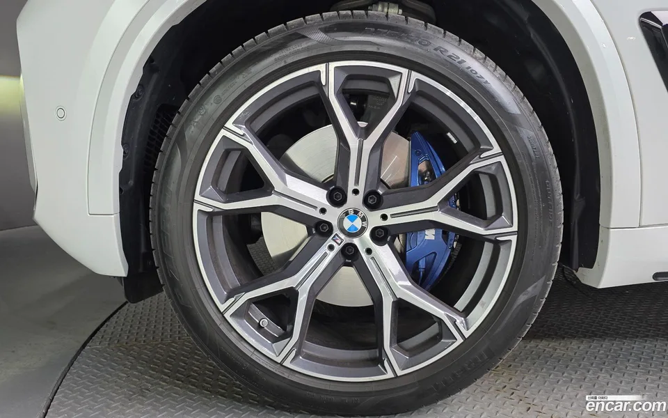 BMW X5 xDrive 40i M 2025 — миниатюра 5