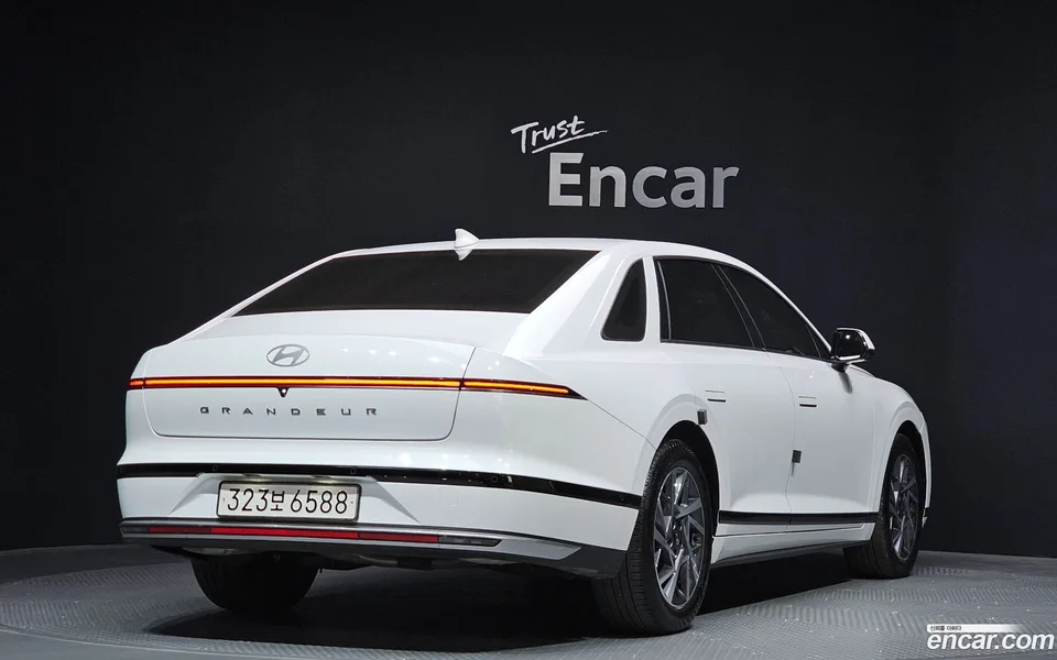 Hyundai Grandeur 2.5 2WD 2023 — миниатюра 2