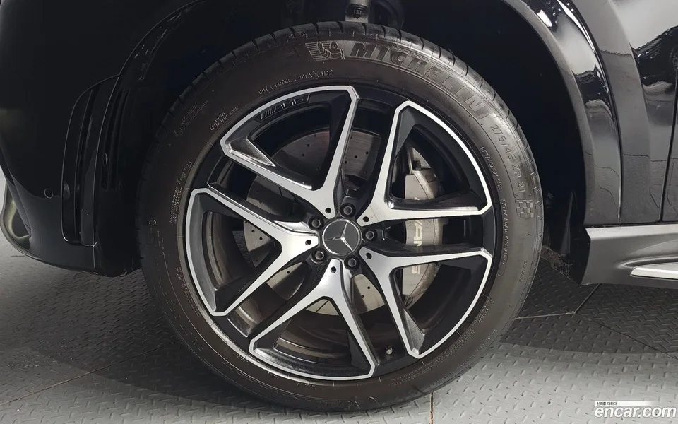 Mercedes-Benz GLE-Class AMG GLE53 4MATIC+ 2023 — миниатюра 5