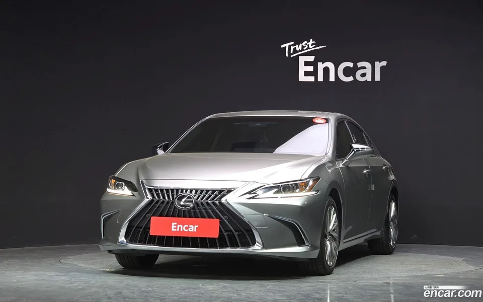 Lexus ES 300h 2024 — миниатюра 3