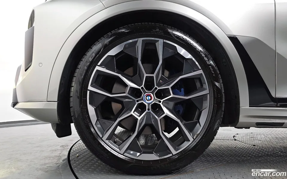 BMW X7 xDrive 40i M 7 2025 — миниатюра 2