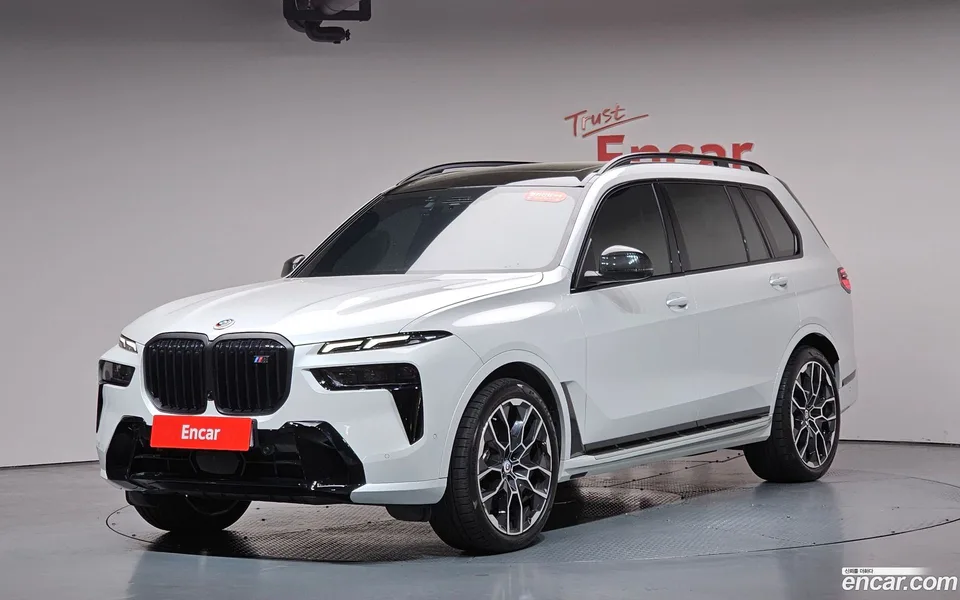 BMW X7 xDrive 40i M 7 2025 — фото 1, купить с доставкой в Москву