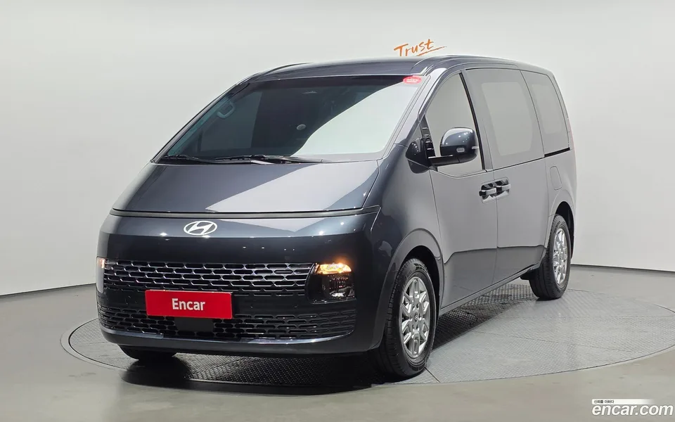 Hyundai Staria 3 2024 — фото 1, купить с доставкой в Москву
