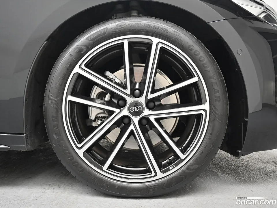 Audi A5 40 TFSI S Line 2025 — миниатюра 5