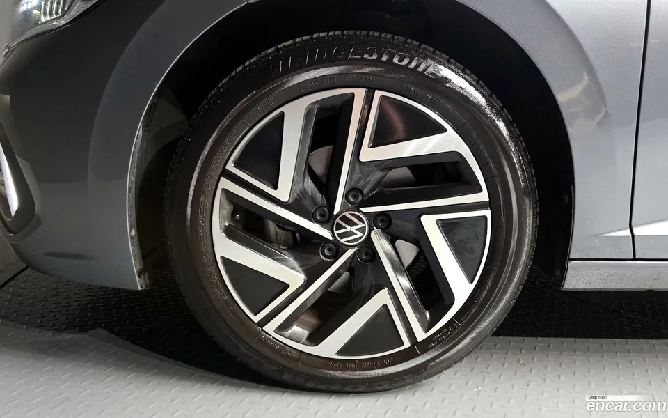 Volkswagen Jetta 1.5 TSI 2023 — миниатюра 5