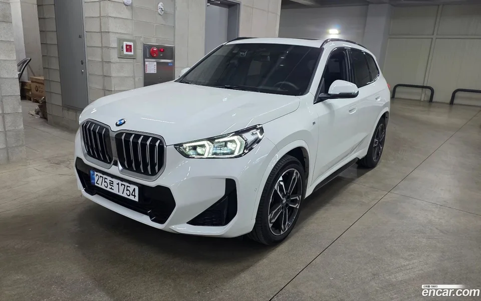 BMW X1 xDrive 20i M 2025 — миниатюра 2