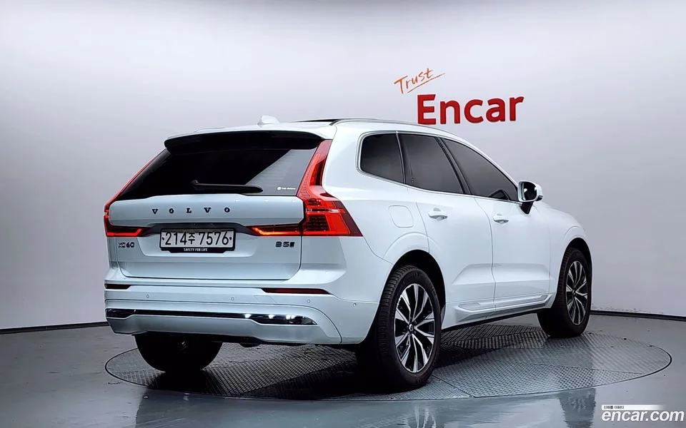 Volvo XC60 B5 2023 — миниатюра 2