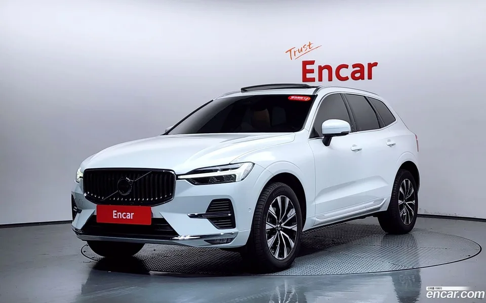 Volvo XC60 B5 2023 — фото 1, купить с доставкой в Москву