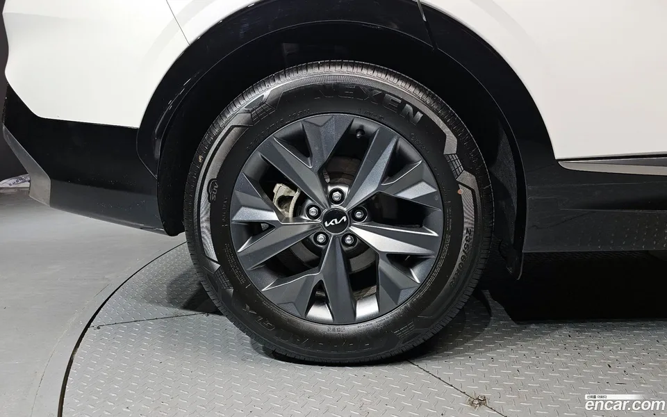 Kia Sportage 1.6 2WD 2023 — миниатюра 5