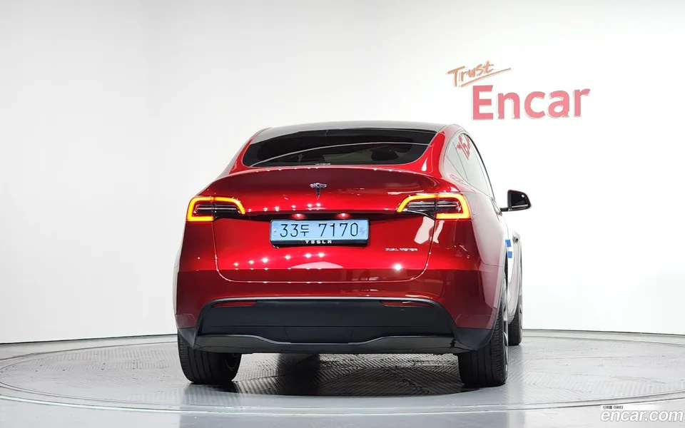 Tesla Model Y AWD 2024 — миниатюра 4
