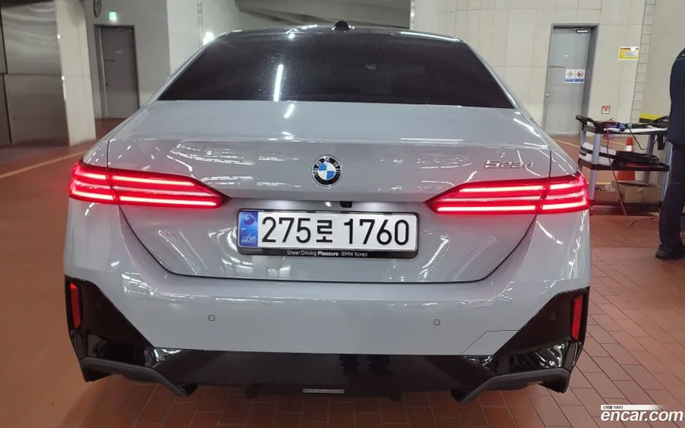 BMW 5 Series 523d M 2025 — миниатюра 4