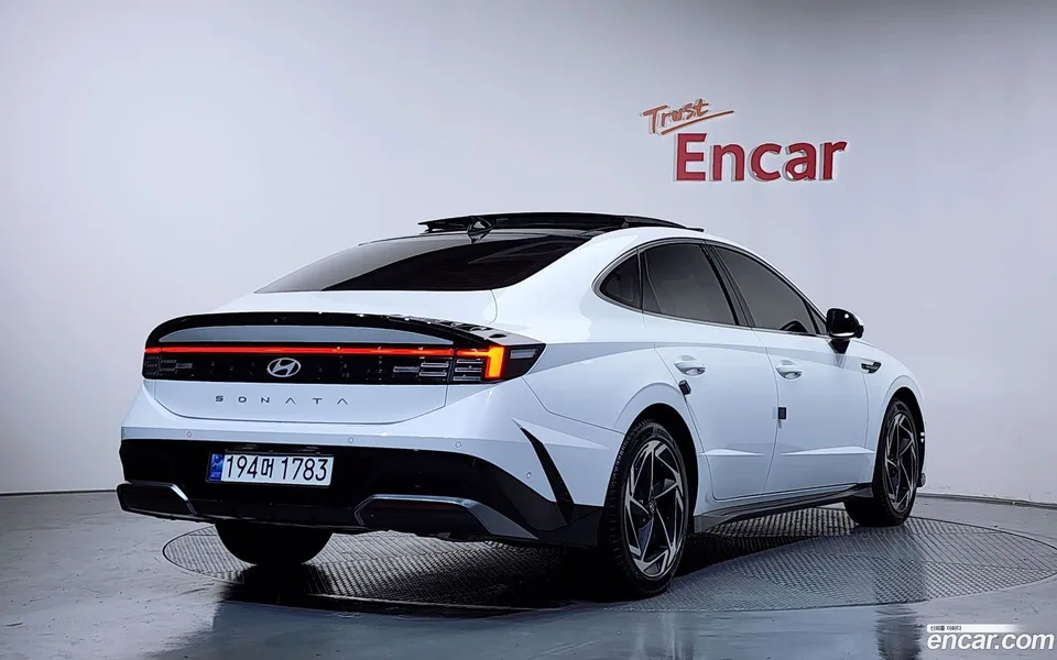 Hyundai Sonata The Edge Hybrid 2023 — миниатюра 2