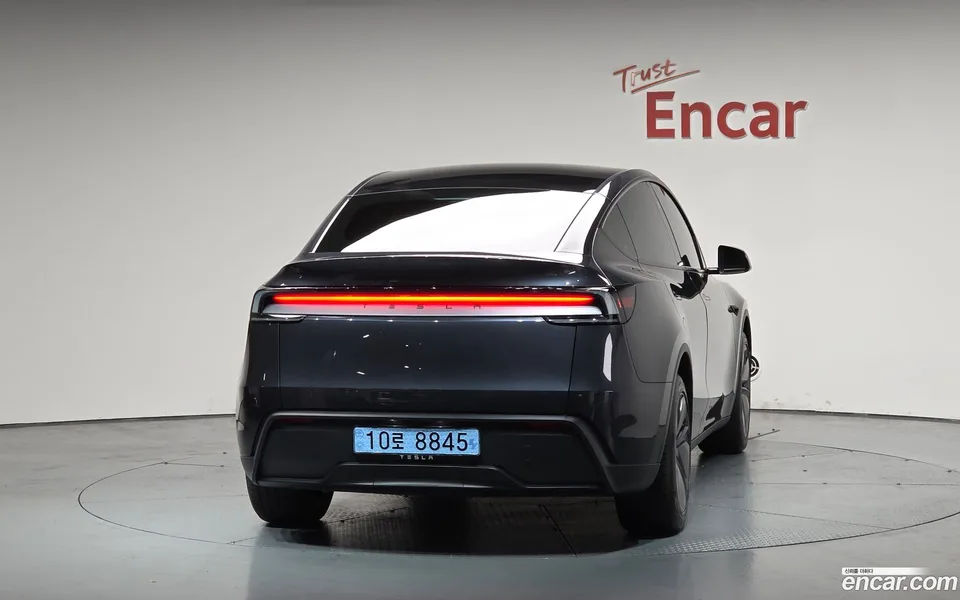 Tesla Model Y RWD 2025 — миниатюра 4