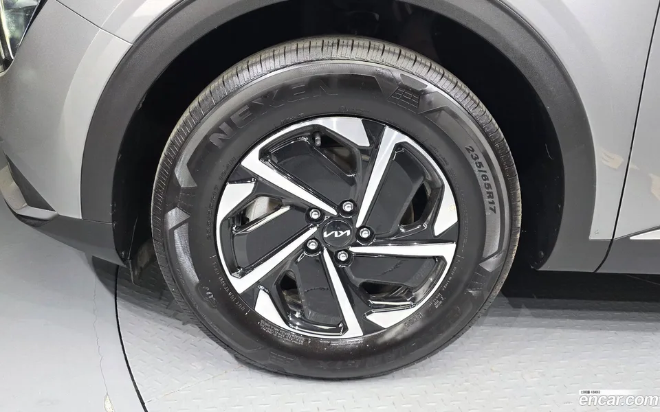 Kia Sportage Hybrid 2WD 2024 — миниатюра 5