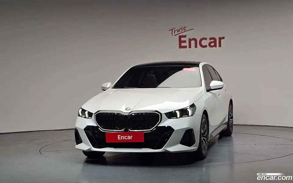 BMW 5 Series 520i 2025 — миниатюра 3
