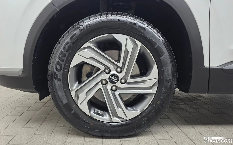 Hyundai SantaFe 2.2 4WD 2023 — миниатюра 5