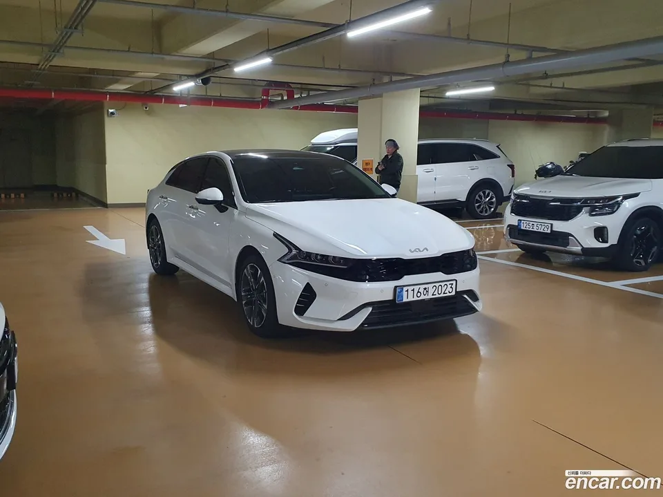 Kia K5 Hybrid 2023 — миниатюра 3