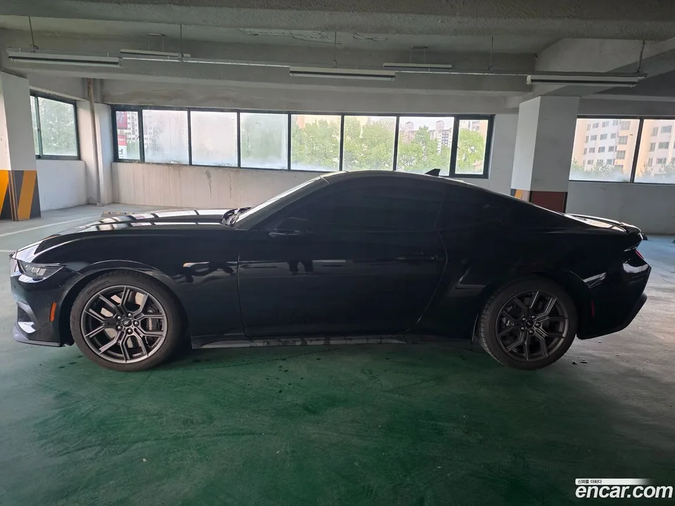 Ford Mustang 2.3 2025 — миниатюра 5