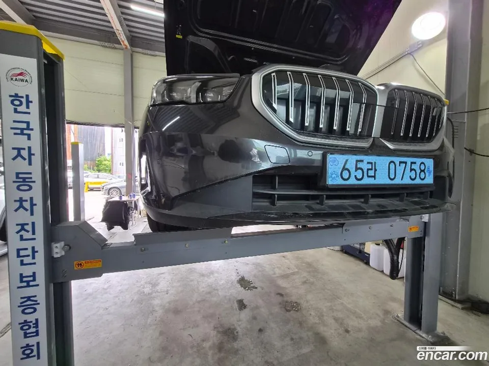BMW i5 eDrive 40 2024 — фото 1, купить с доставкой в Москву