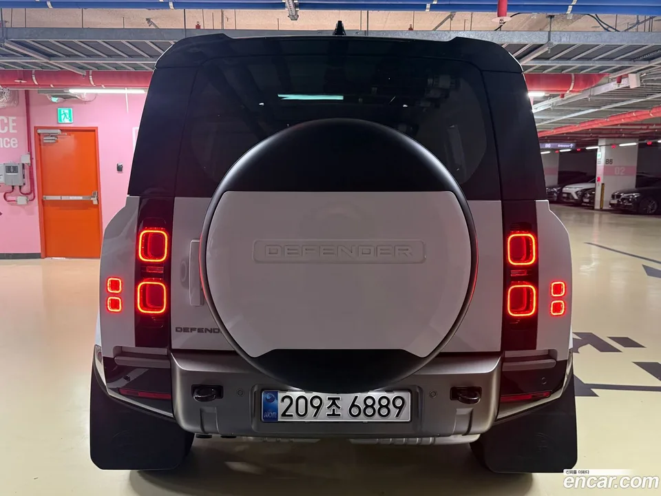 Land Rover Defender 110 D250 X- SE 2025 — миниатюра 4