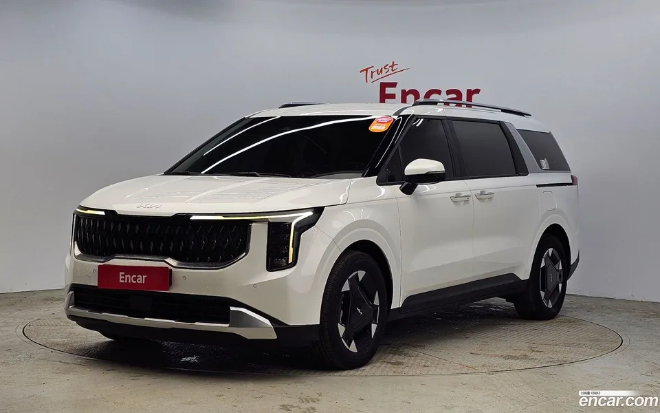 Kia Carnival HEV 9 2024 — фото 1, купить с доставкой в Москву