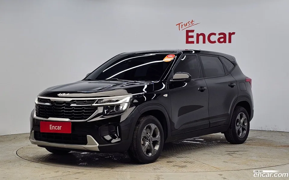 Kia Seltos 1.6 2WD 2022 — фото 1, купить с доставкой в Москву