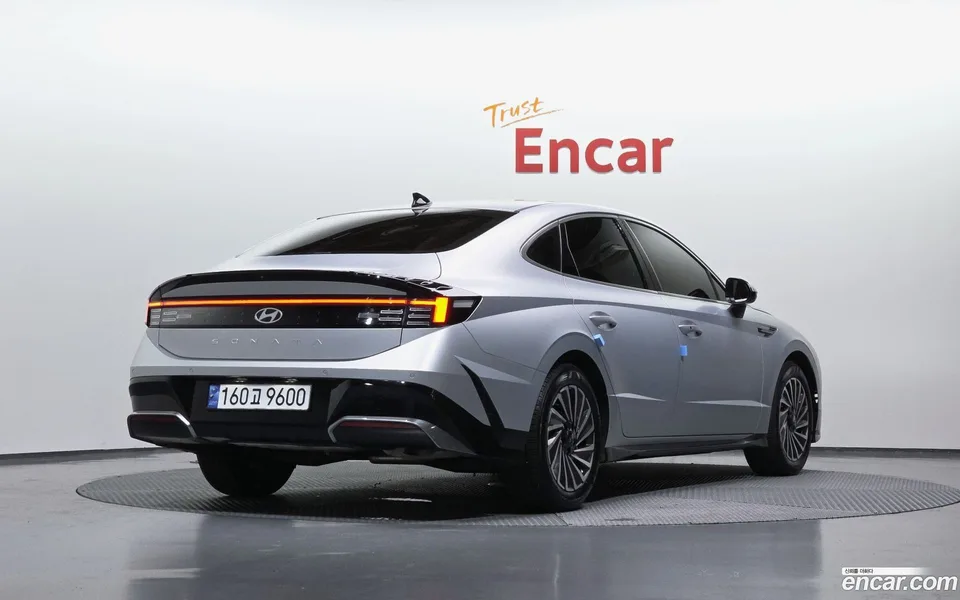 Hyundai Sonata The Edge Hybrid 2024 — миниатюра 2