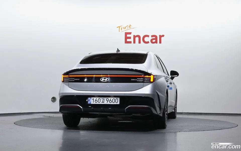 Hyundai Sonata The Edge Hybrid 2024 — миниатюра 4